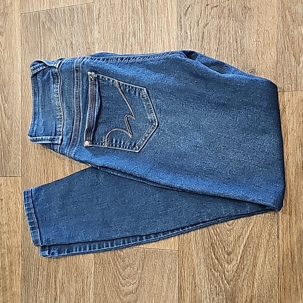 Wallflower The Sassy High Rise size 7 REG jeans